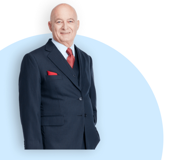 드시모네 교수 배경